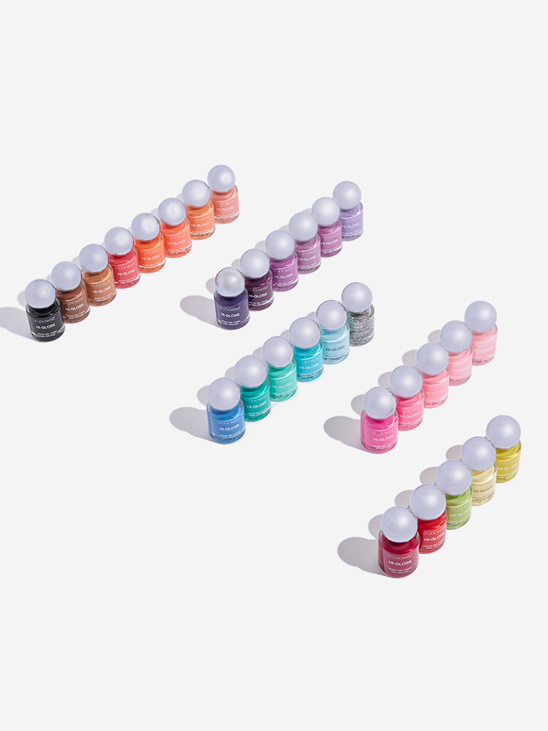 Studiowest Hi-Gloss Red Love R-05 Creme Nail Colour - 8 ml