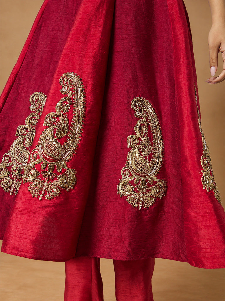 Samoh Paisley Embroidered Kurta Set with Dupatta - Red