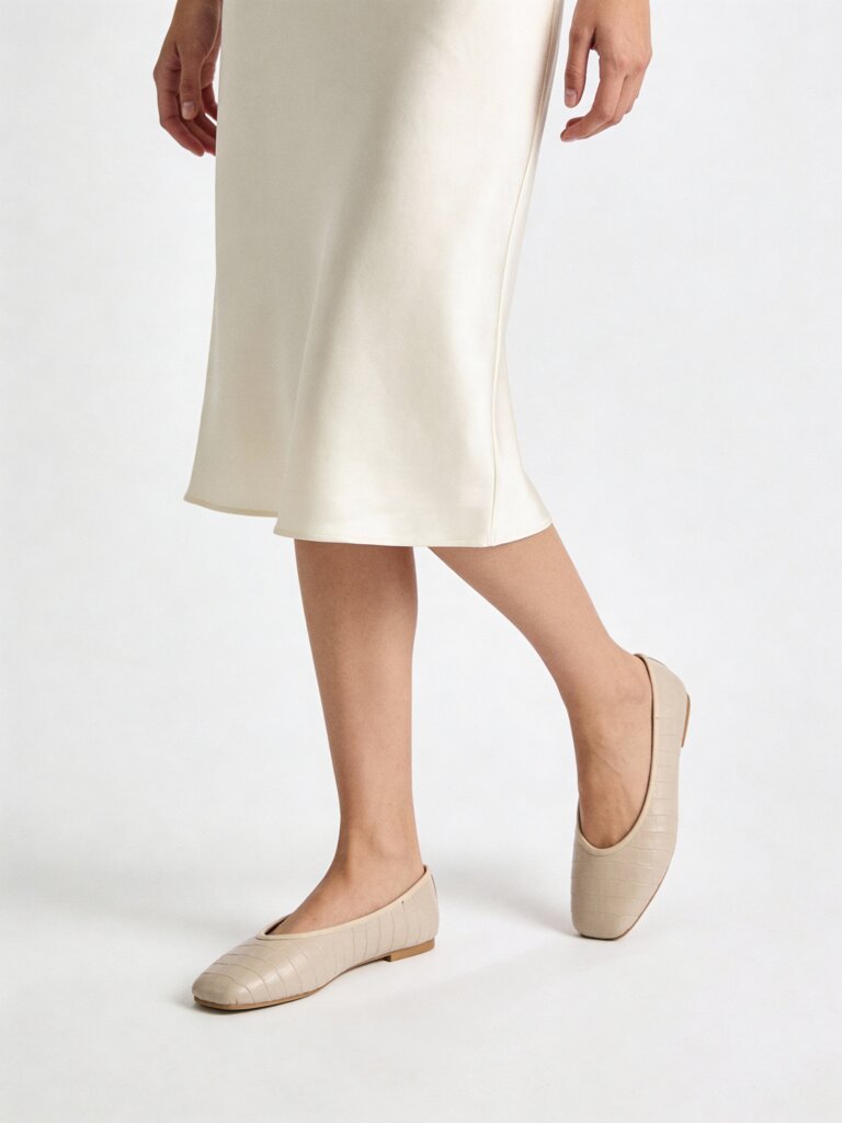 LUNA BLU Beige Textured Ballerinas