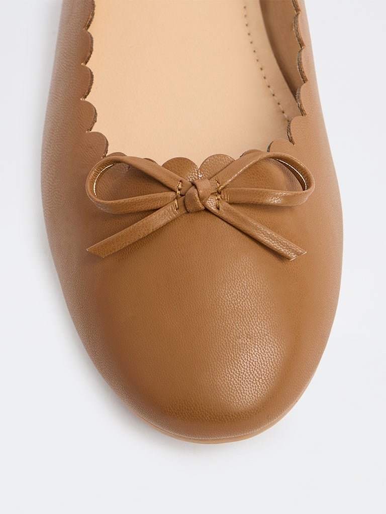 LUNA BLU Tan Scalloped Ballerinas
