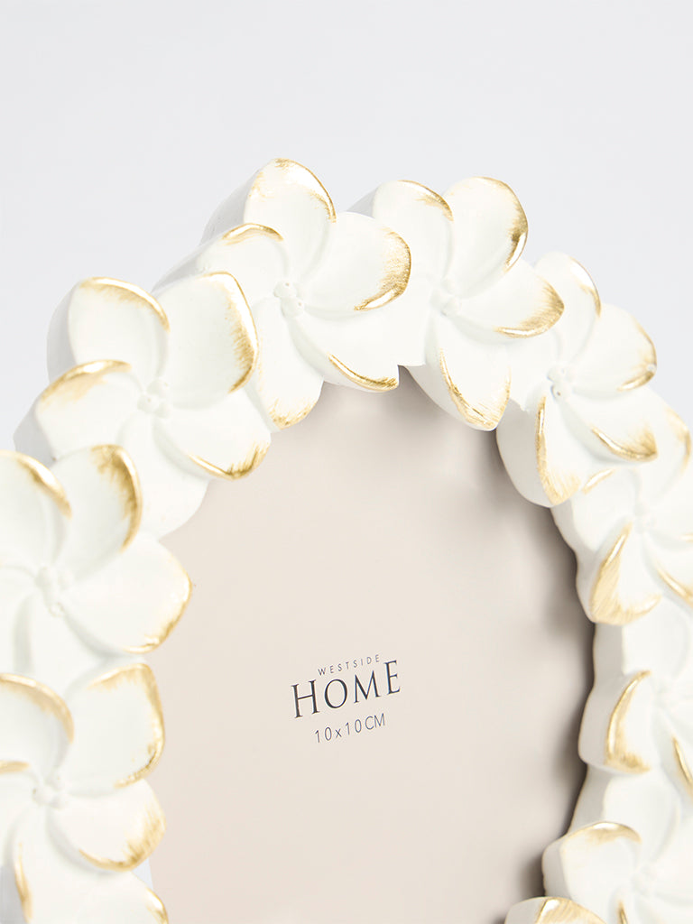 Westside Home White Flower Circular Photo Frame