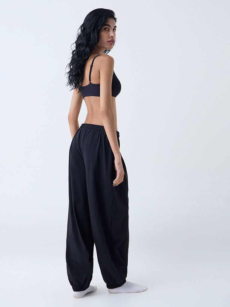 Superstar Black Solid High-Rise Cotton-Blend Joggers