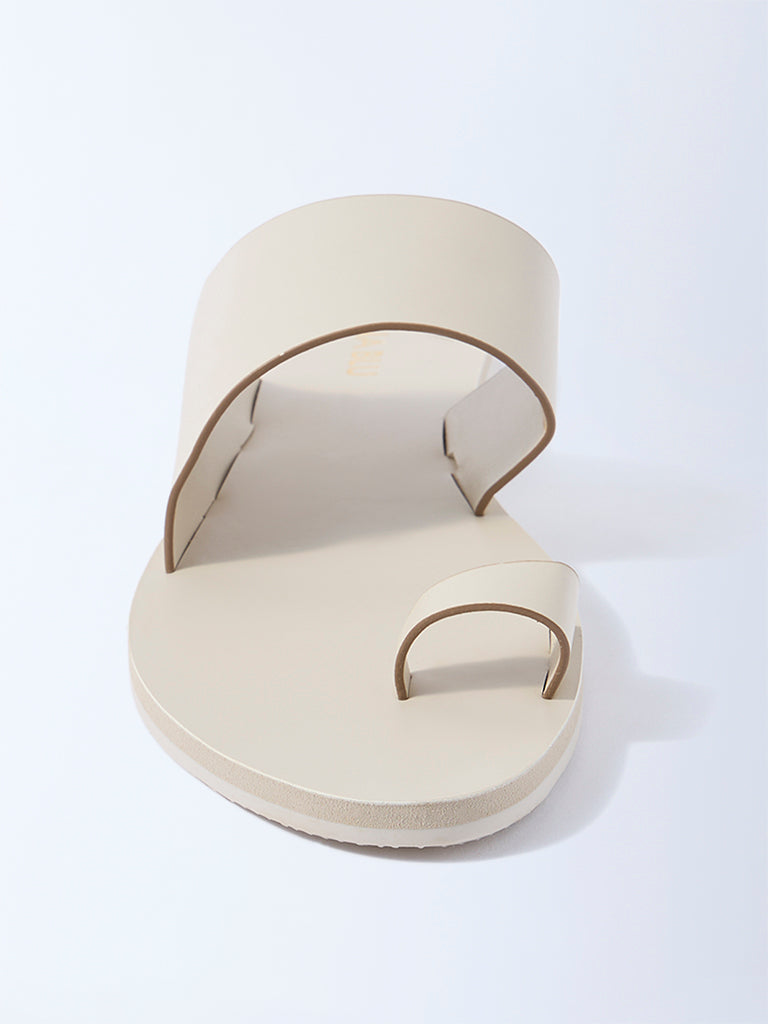 LUNA BLU Ivory Toe-Ring Slip-On Sandals