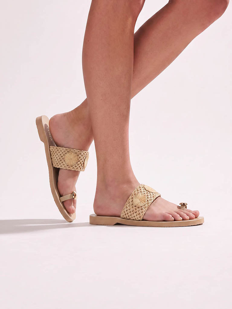 LUNA BLU Light Beige Toe-Ring Sandals