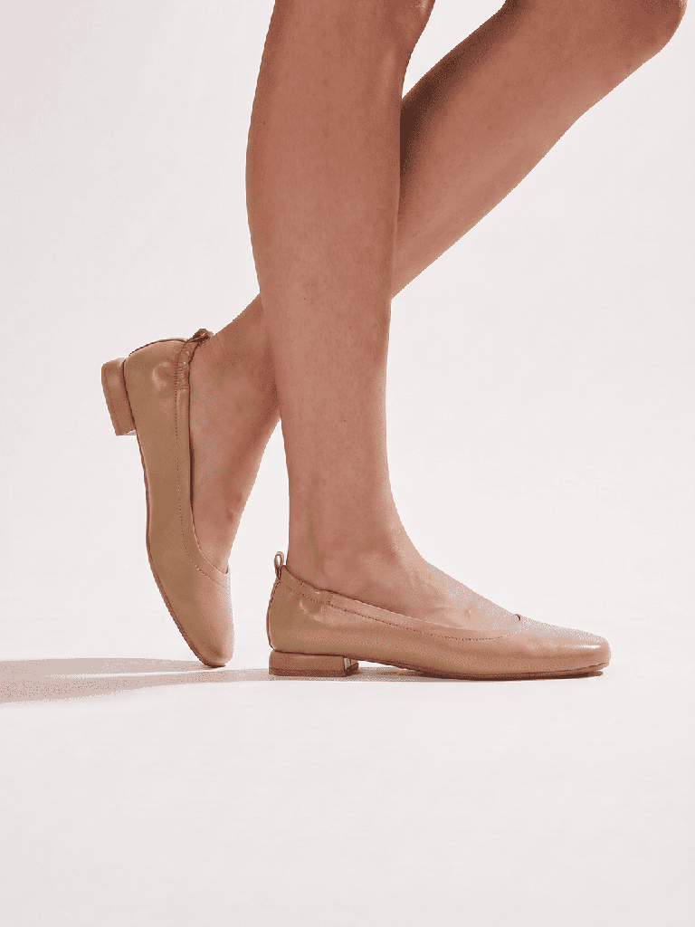 LUNA BLU Beige Solid Loafers