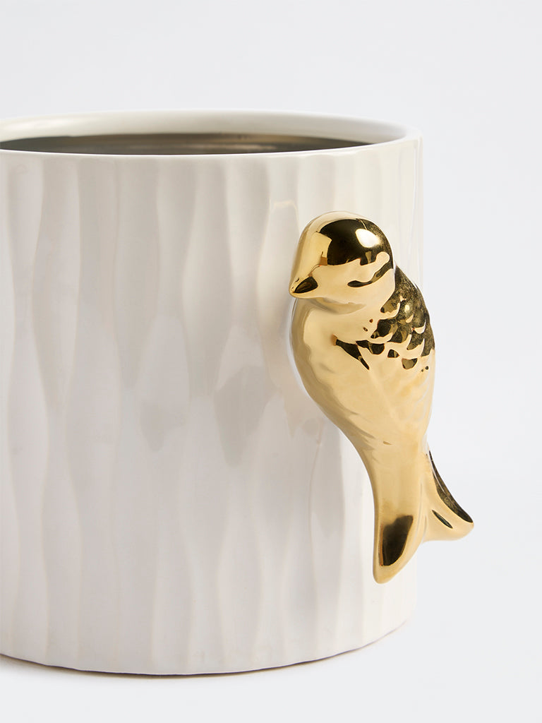 Westside Home White Textured Bird-Design Pot