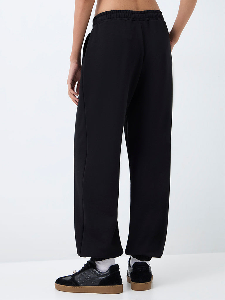 Nuoflexx Black Solid High-Rise Joggers