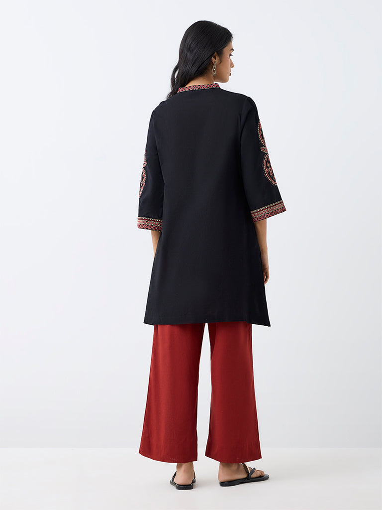 Utsa Black Floral Embroidered Cotton-Blend A-Line Kurta