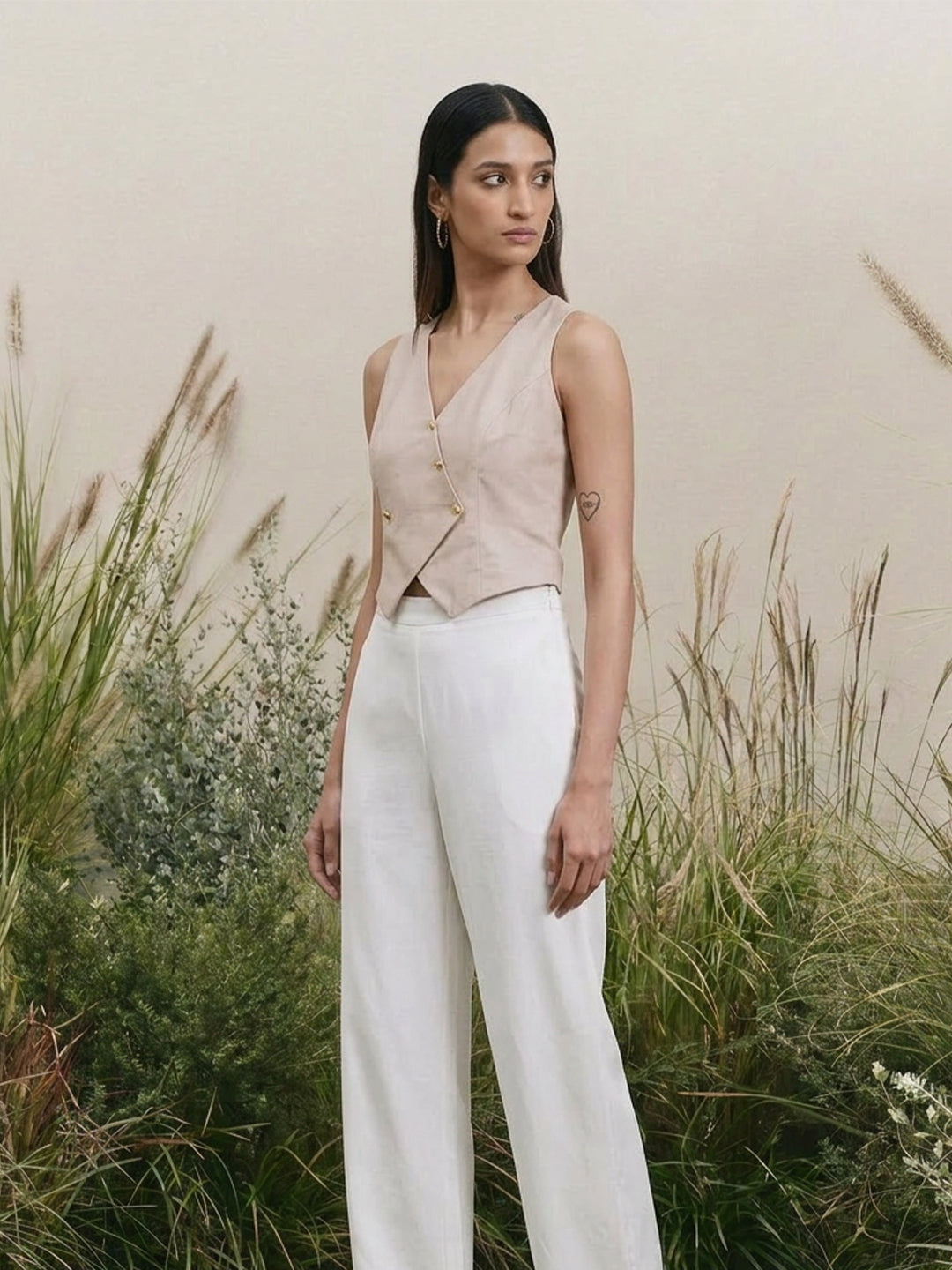 Samoh Solid Waistcoat – Beige