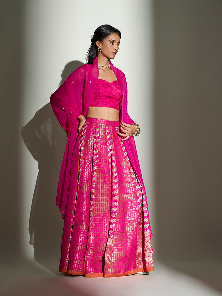 Scalloped Embroidered Dupatta – Fuchsia
