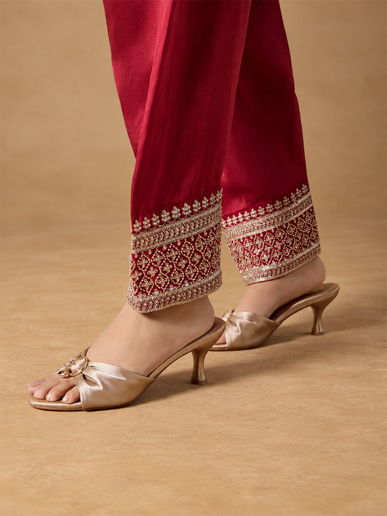 Samoh Embroidered Kurta Set with Dupatta – Red
