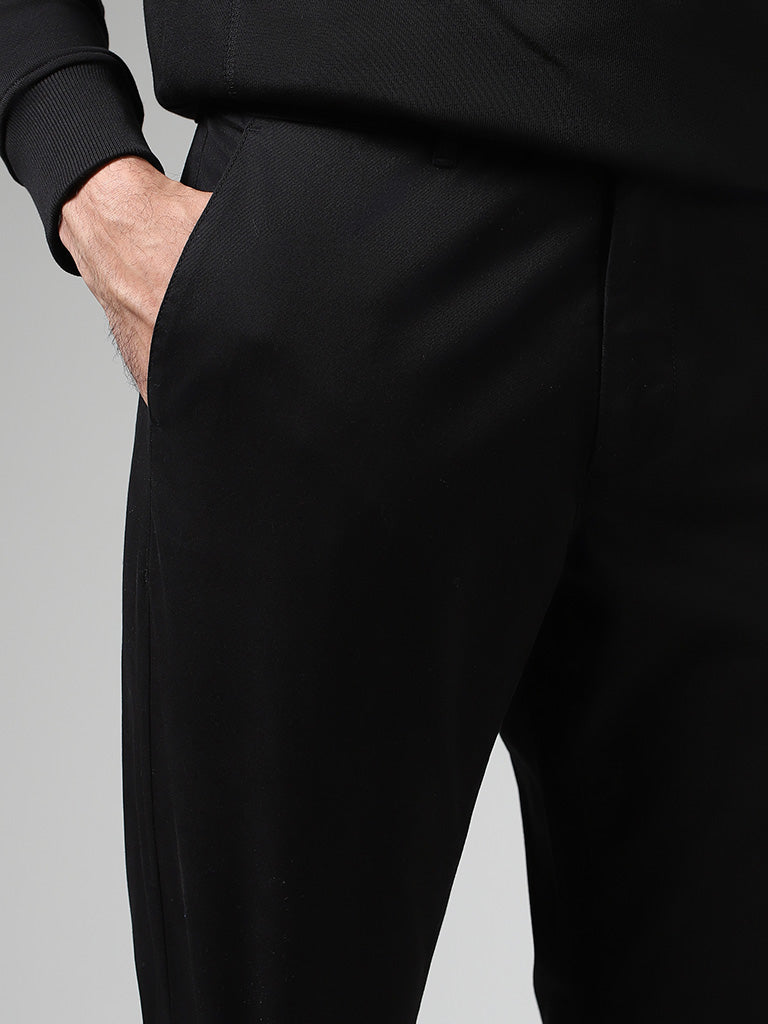 Westside WES Casuals Men's Solid Black Relaxed-Fit Mid-Rise Cotton Chinos for Casual Wear Zoomed View