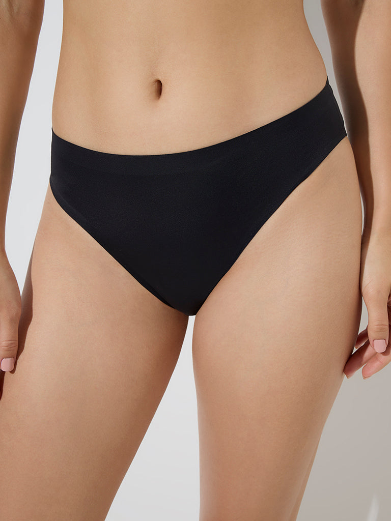 Westside Wunderlove Women's Black Invisible Hi-Leg Cotton Briefs for Casual Wear Zoomed View