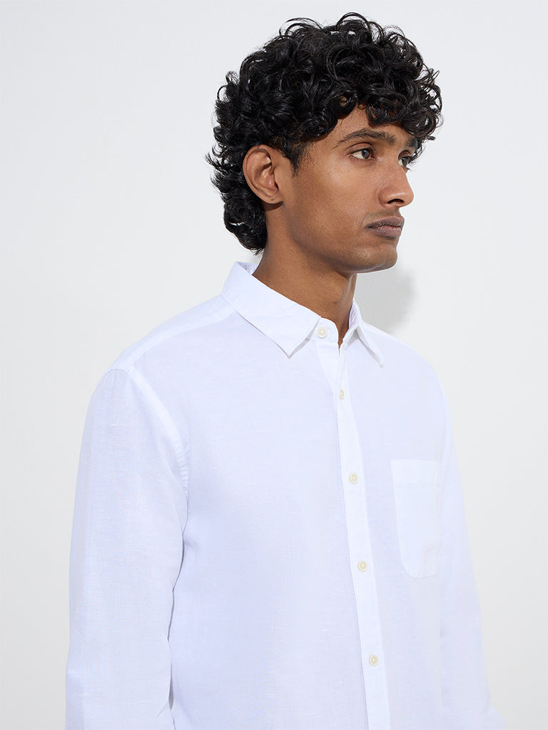 Westside WES Casuals Men's White Relaxed-Fit Cotton-Blend Shirt for Casual Wear Zoomed View