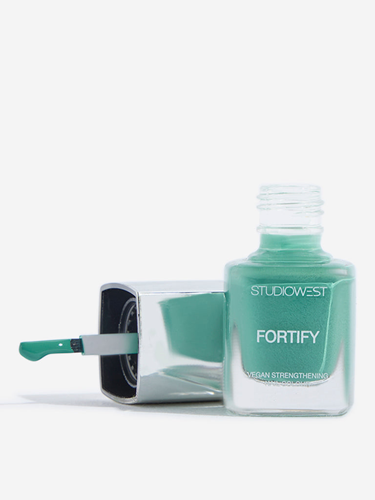 Studiowest Fortify Mint Whisper GR-12 Nail Colour - 8 ml