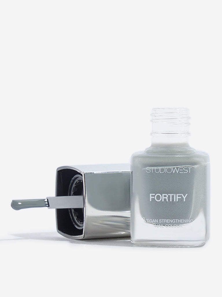Studiowest Fortify Dove Whisper GY-16 Nail Colour - 8 ml