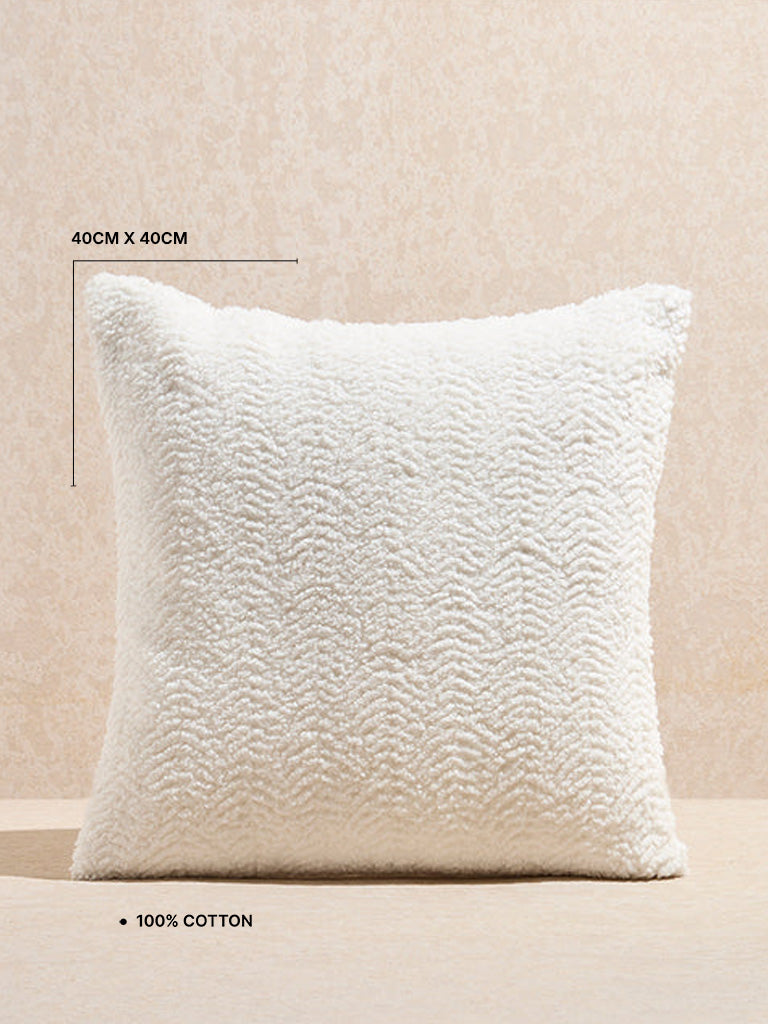 Westside Home White Chevron Design Cushion Cover