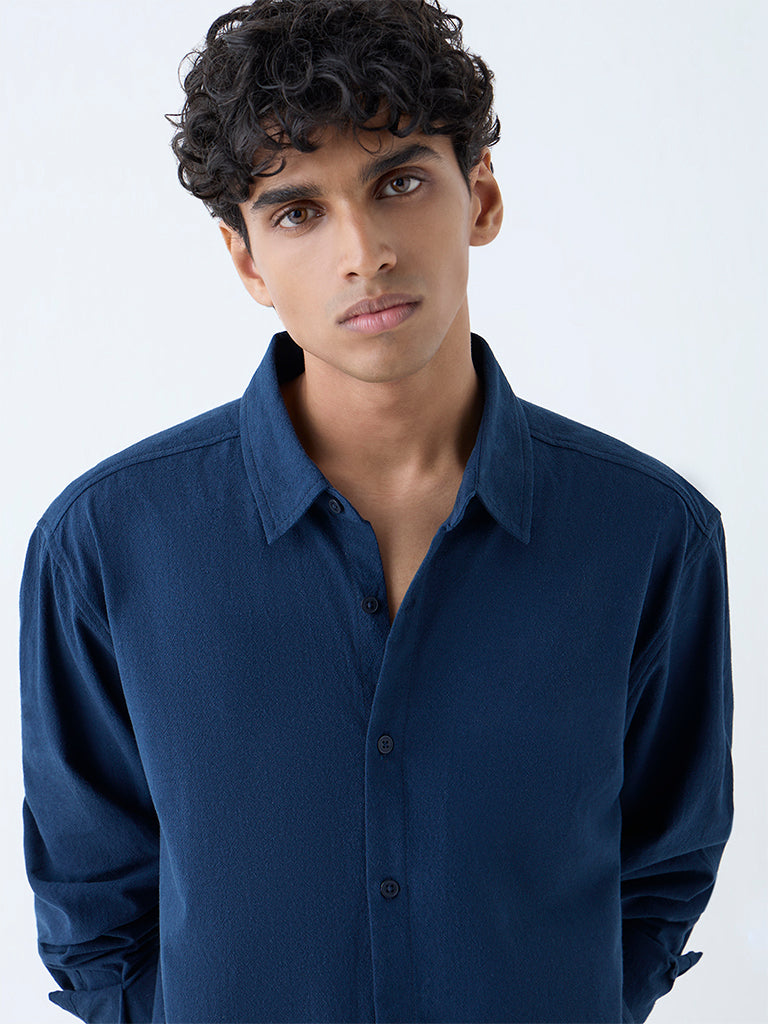 Westside ETA Men's Navy Solid Relaxed-Fit Cotton Shirt for Casual Wear Zoomed View