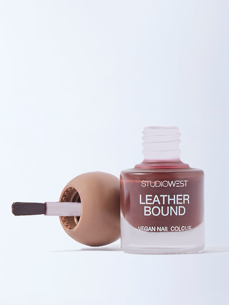 Studiowest Leather Bound Fudge Fix Creme BR-2 Nail Colour - 6 ml