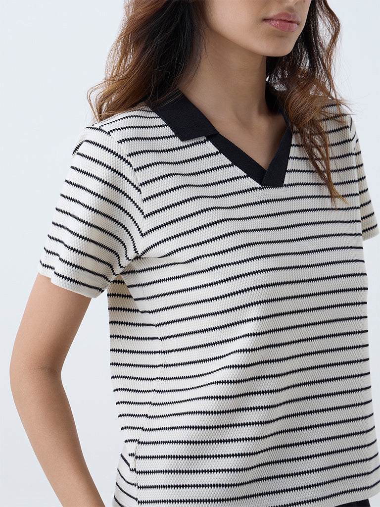 Westside Studiofit Women's White Striped Cotton-Blend T-Shirt for Sports Wear Zoomed View