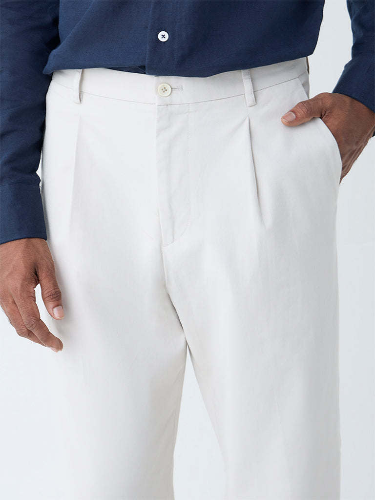 Westside Ascot Men's Beige Relaxed-Fit Mid-Rise Cotton-Blend Trousers for Casual Wear Zoomed View