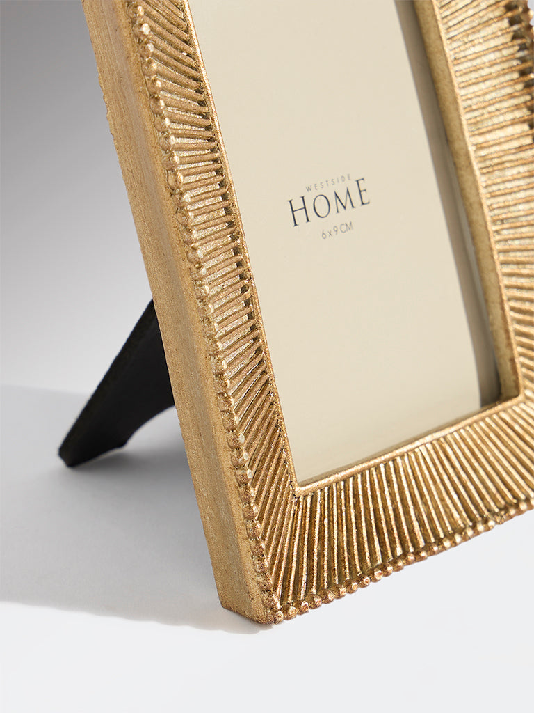 Westside Home Gold Resin Textured Photo Frame