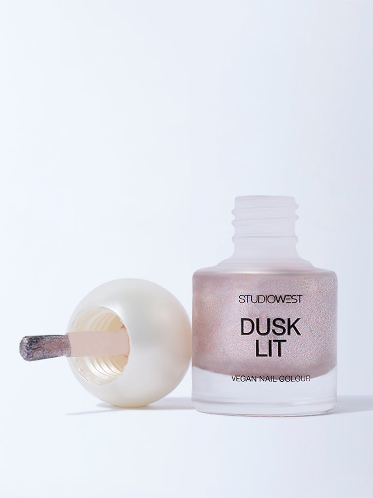 Studiowest Dusk Lit Vegan Blush Beam P-01 Nail Colour - 6 ml