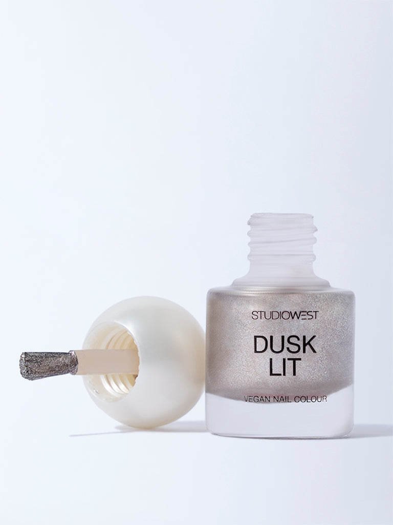 Studiowest Dusk Lit Vegan Champagne Whisper G-02 Nail Colour - 6 ml