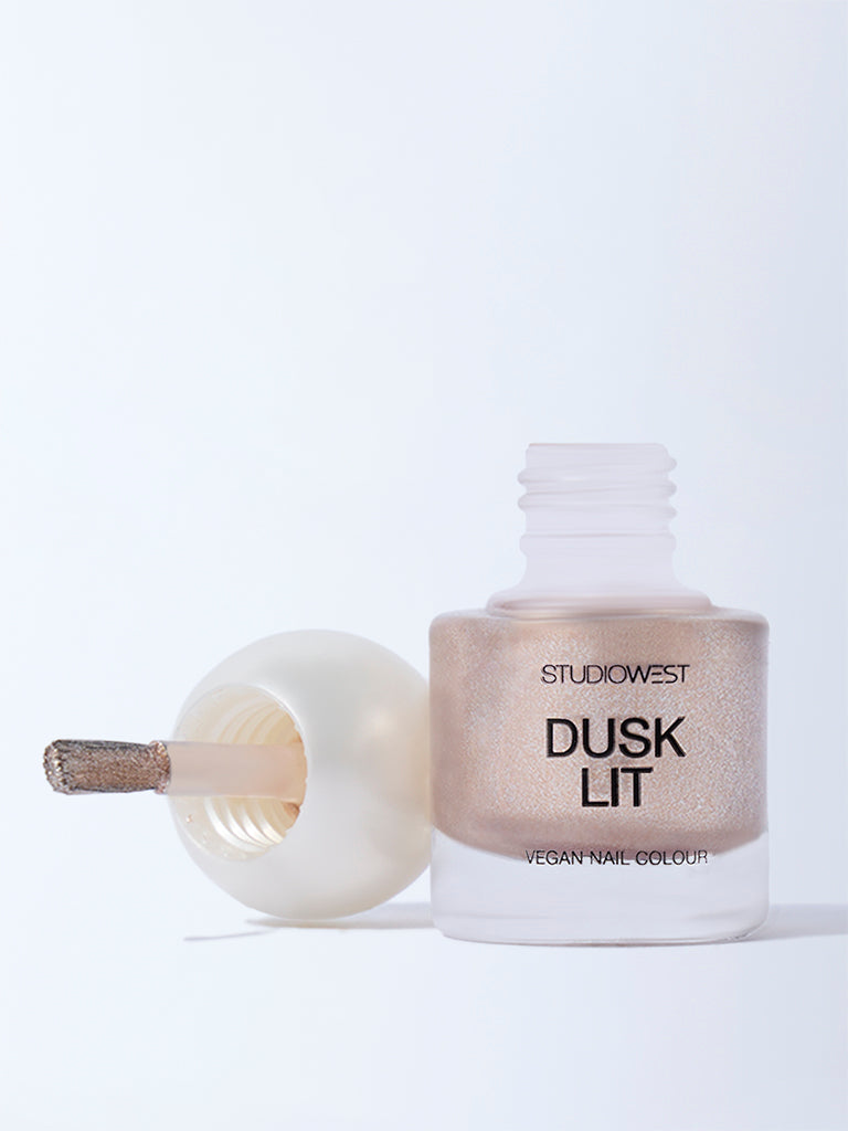 Studiowest Dusk Lit Vegan Gold Whisper G-01 Nail Colour - 6 ml