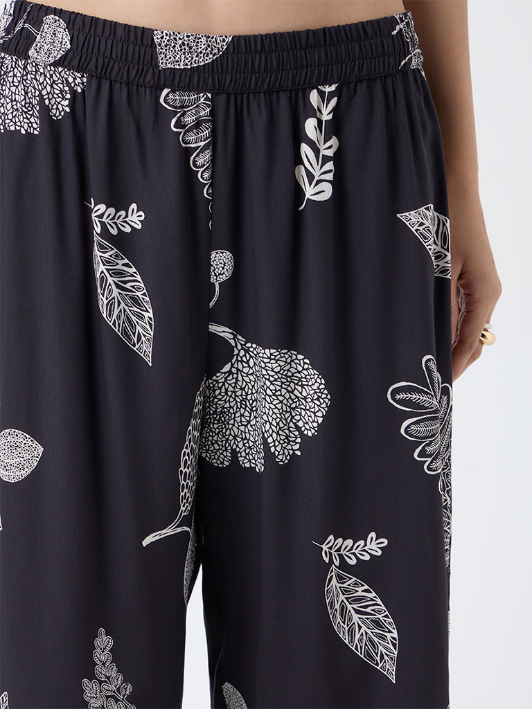 Utsa Black Foliage Printed Pants