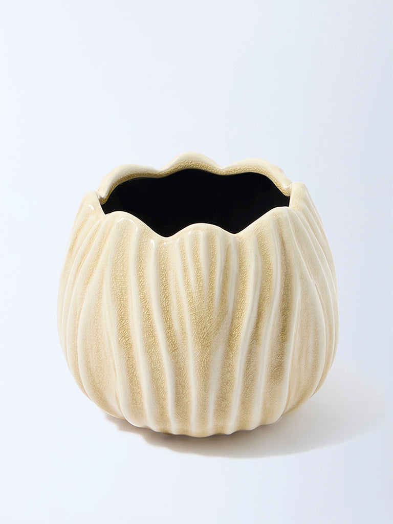Westside Home Ivory Artichoke Ceramic Planter