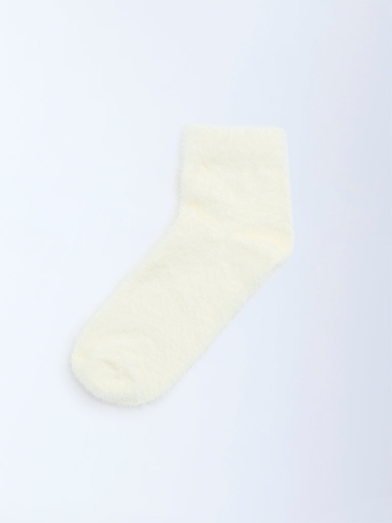 Superstar White Fur-Textured Ankle Socks