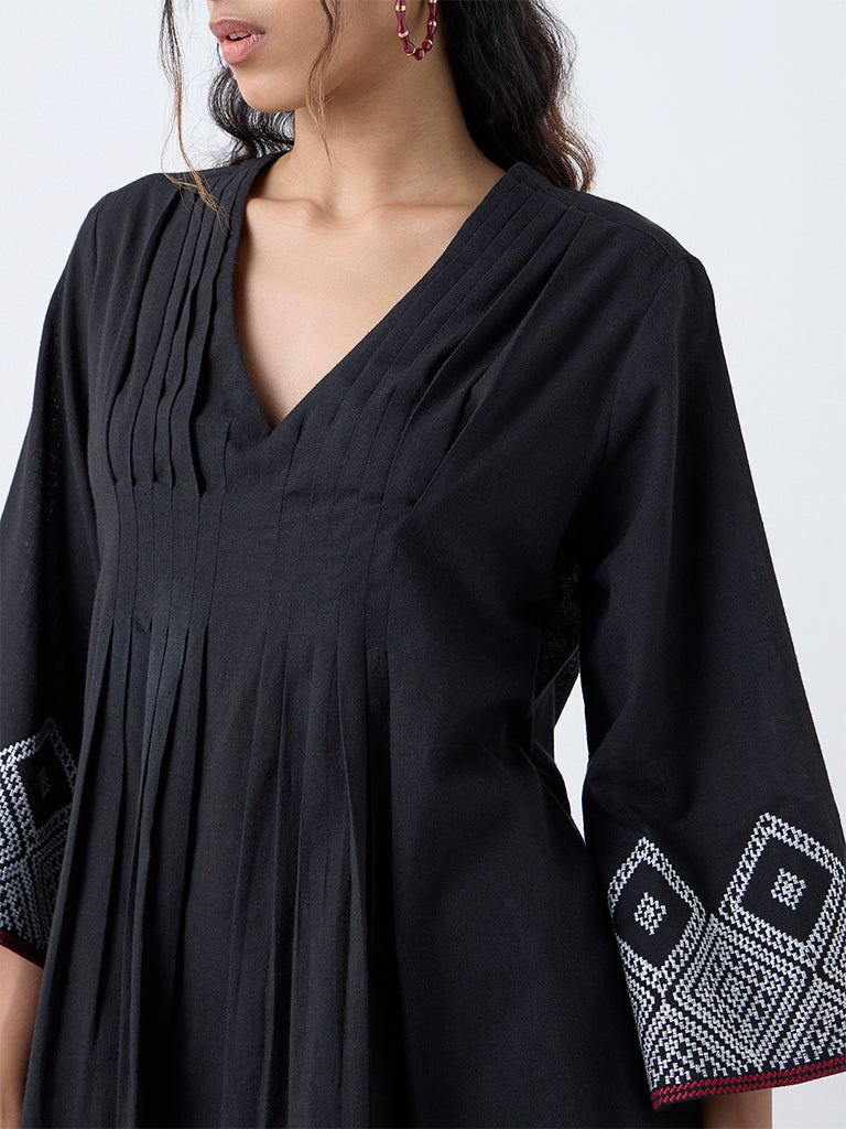 Utsa Black Embroidered Cotton Tunic
