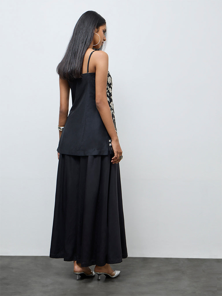 Vark Black Floral Embroidered Tube Top