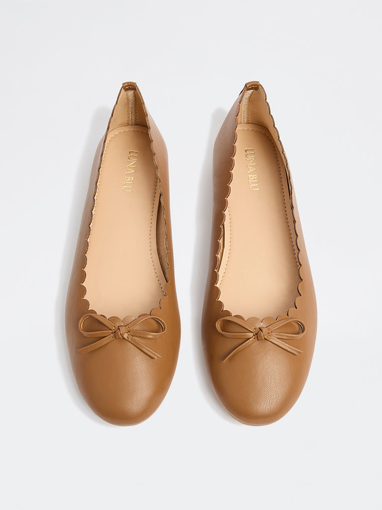 LUNA BLU Tan Scalloped Ballerinas