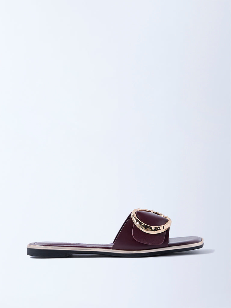 LUNA BLU Burgundy Buckle-Detailed Slides