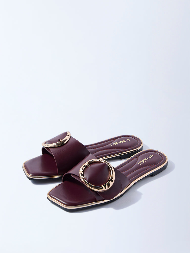 LUNA BLU Burgundy Buckle-Detailed Slides