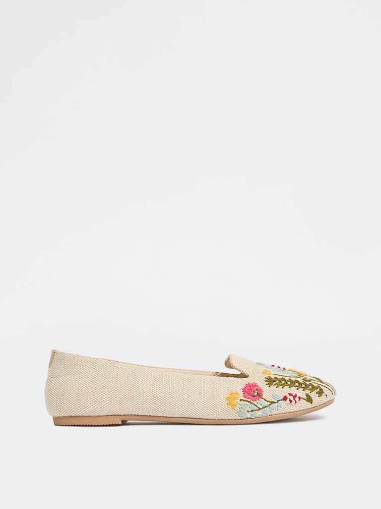 LUNA BLU Beige Floral Embroidered Loafers