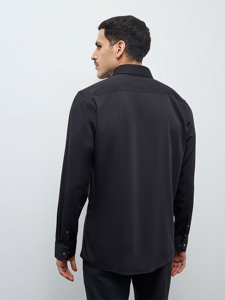 WES Formals Black Solid Slim-Fit Shirt