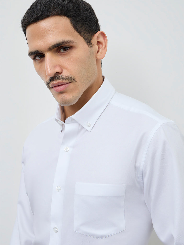 WES Formals White Solid Relaxed-Fit Cotton Shirt
