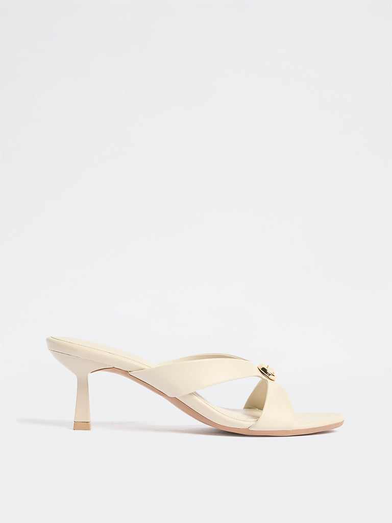 LUNA BLU Ivory Buckle-Detailed Strap Sandals
