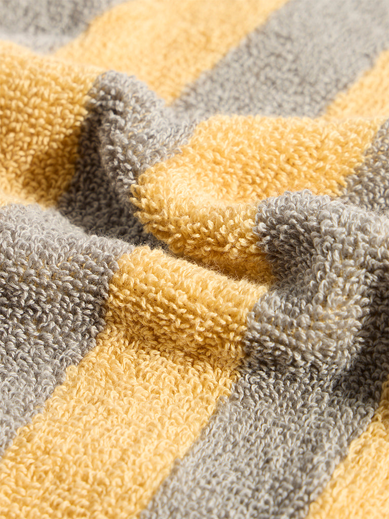 Westside Home Yellow Stripe Pattern Cotton Face Towels (Set of 2)