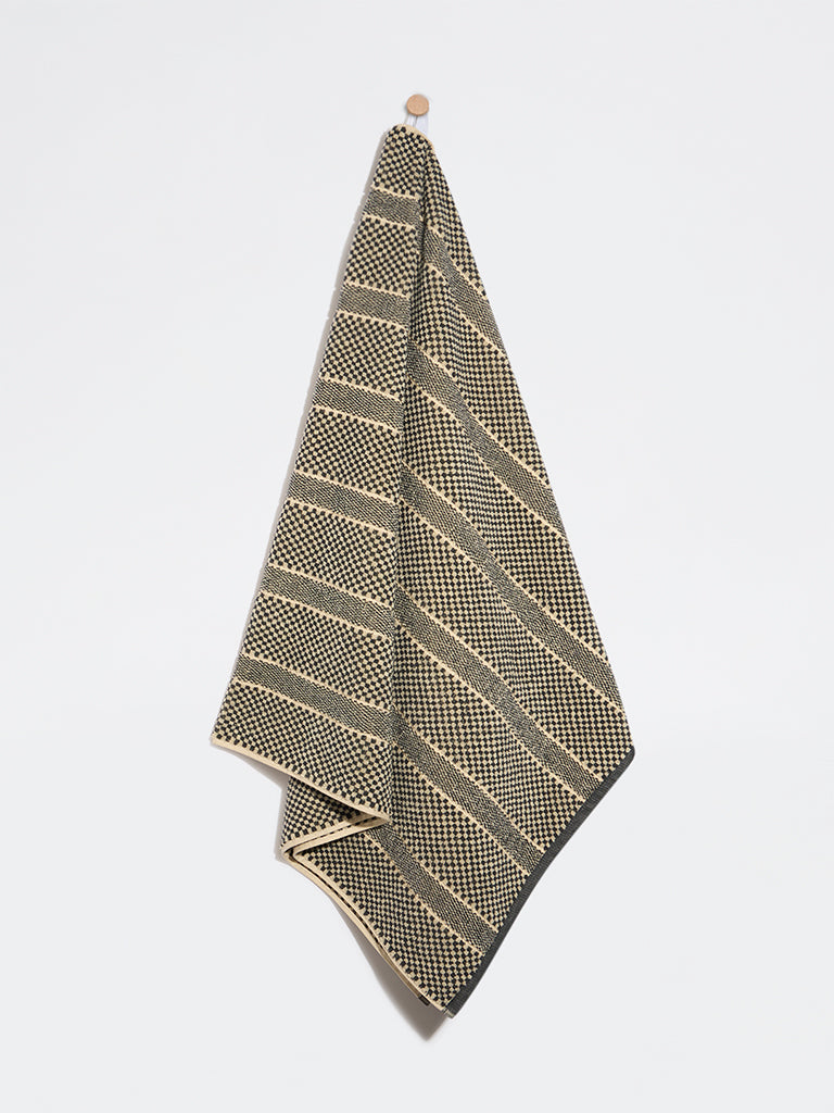 Westside Home Black Popcorn Textured Bath Towel