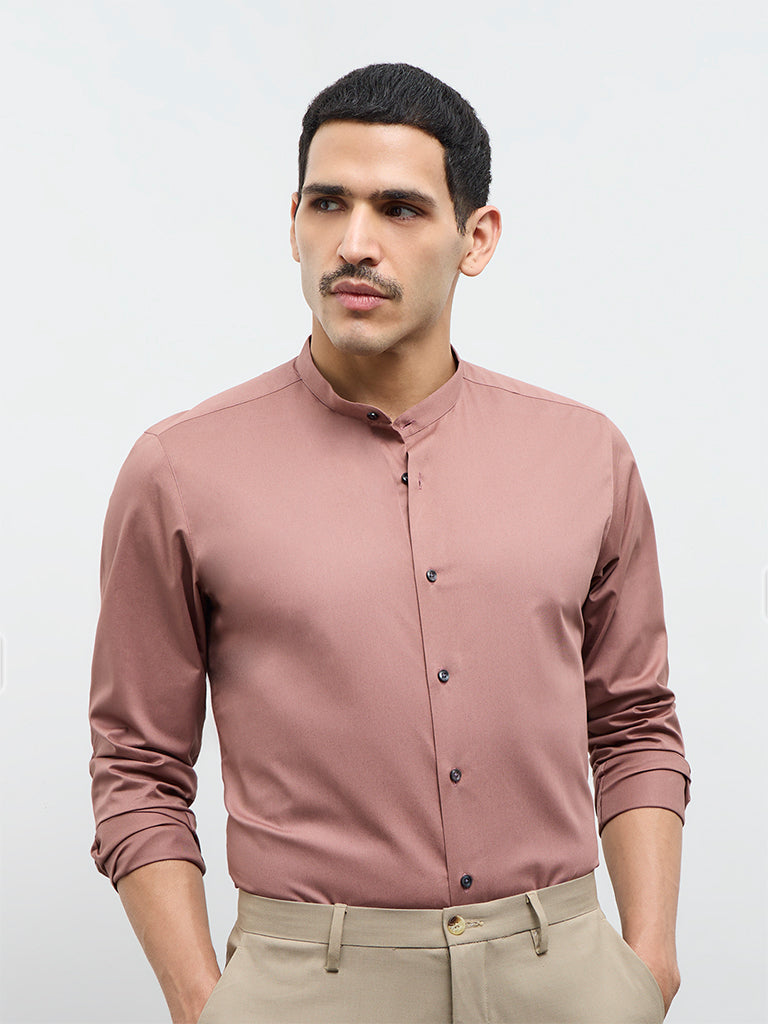 WES Formals Dusty Peach Solid Slim-Fit Cotton-Blend Shirt