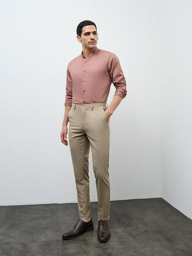 WES Formals Dusty Peach Solid Slim-Fit Cotton-Blend Shirt