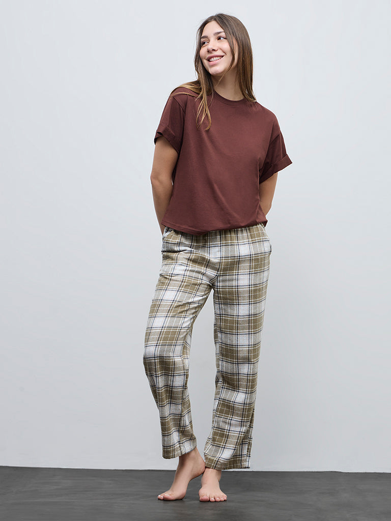 Wunderlove Dark Brown Solid Cotton T-Shirt