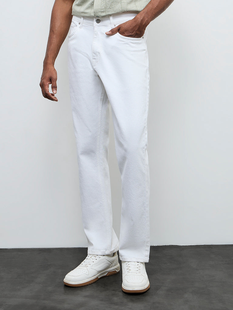 WES Casuals White Relaxed Fit Mid-Rise Jeans