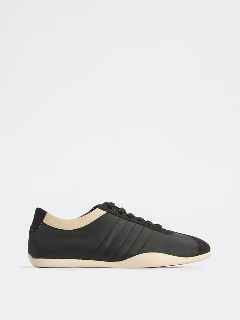 LUNA BLU Black Monotone Sneakers