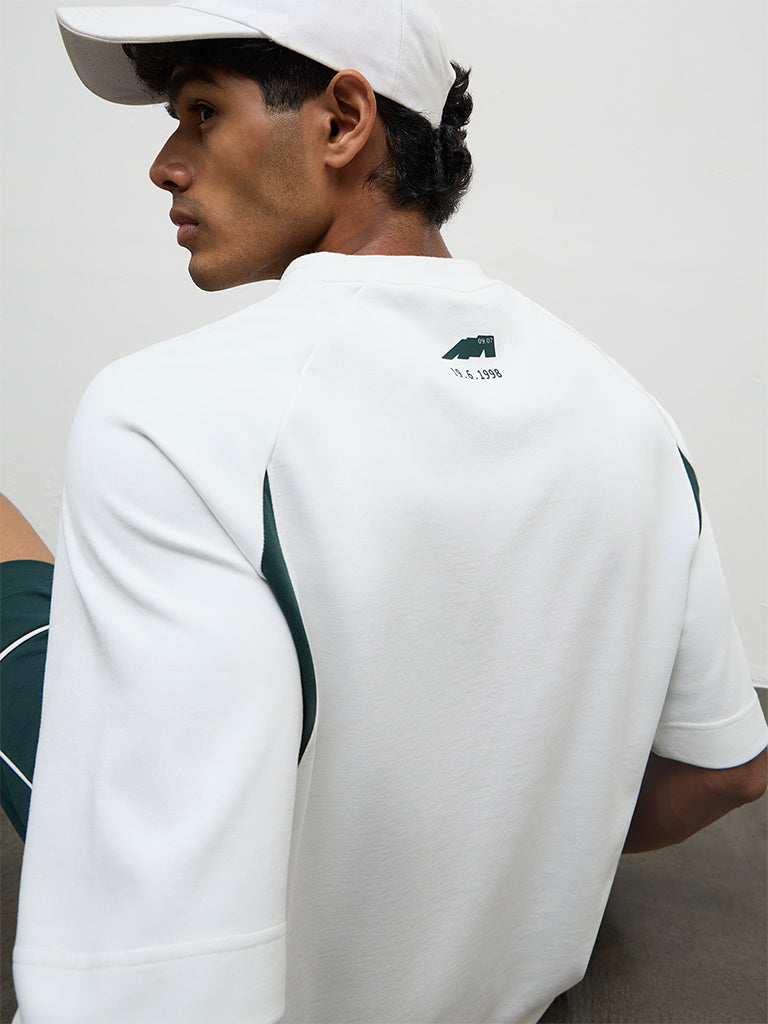 Nuoflexx Off-White Stripe-Design Relaxed Fit T-Shirt