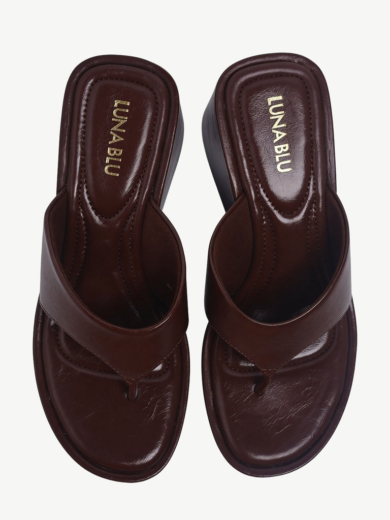 LUNA BLU Brown Thong-Strap Wedge Sandals